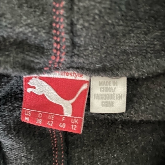 PUMA Cropped Hooded Sweatshirt Size Medium - Picture 3 of 3